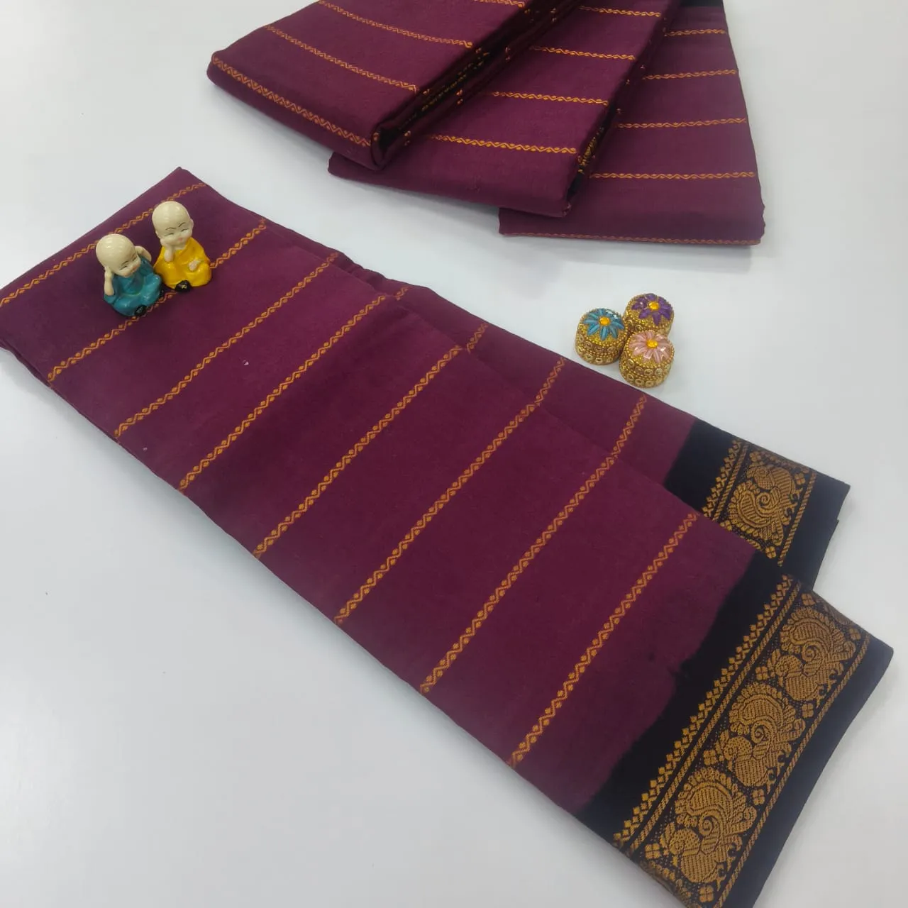 Zari Paisley Border Sungudi Saree